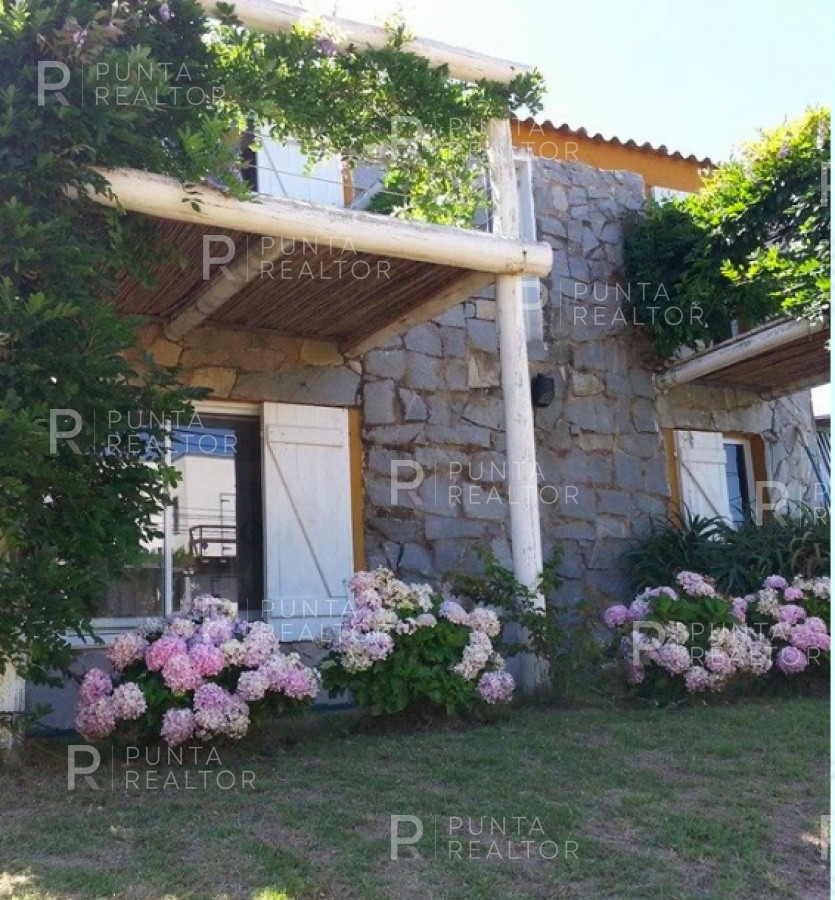 Casa ID.1245 - Casa Alquiler, pileta, Manantiales, Uruguay