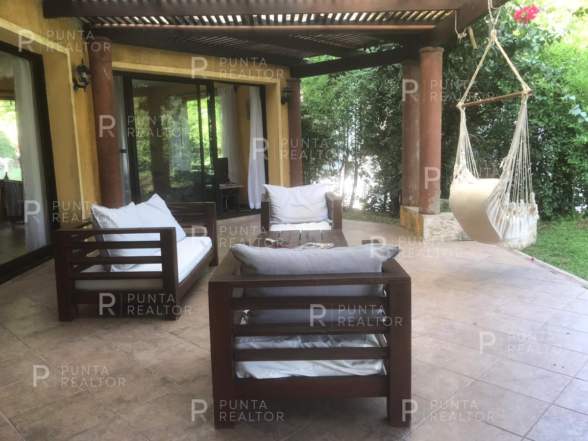 Casa ID.663 - Pinares, parque, piscina, juegos, 4 dormitorios y servicio con 2 master suites.