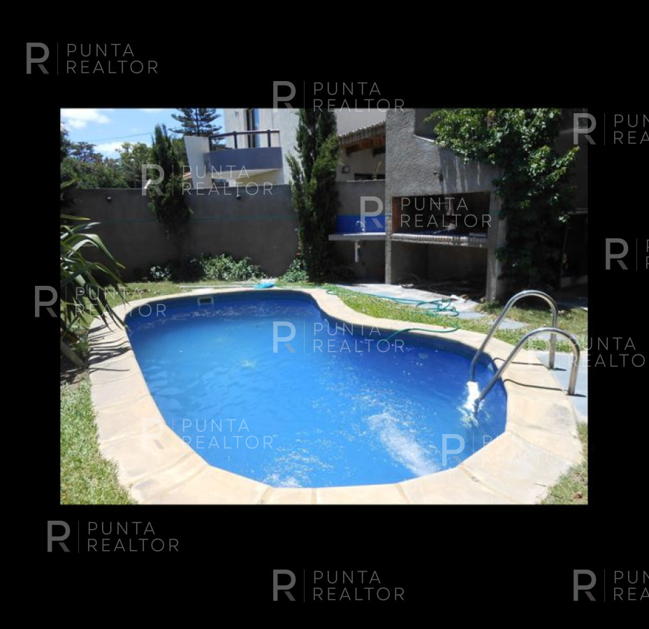 Casa ID.639 - Mansa, Paradas, a 1 cuadra del mar con piscina, 3 dormitorios, suite, 3 baños