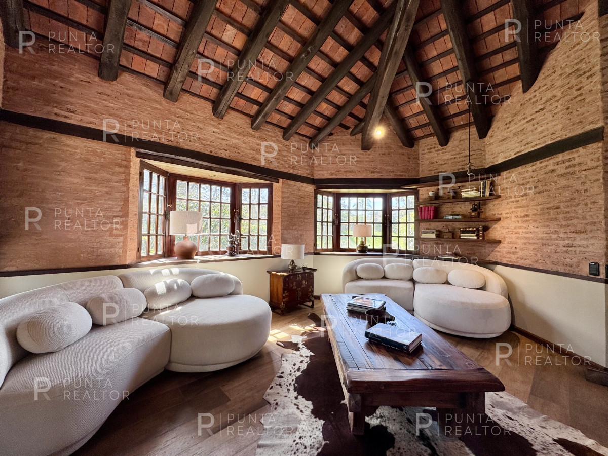Casa ID.2361 - Casa Alquiler 4 dormitorios, Pileta, Montoya, La Barra, Uruguay