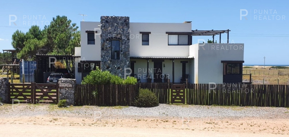 Casa ID.1318 - Casa Venta 4 dormitorios, Pileta, Arenas de José Ignacio, José Ignacio, Uruguay