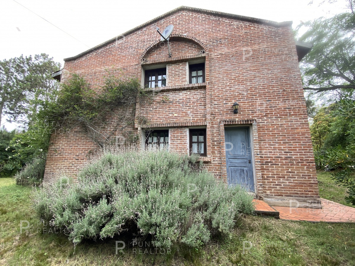 Casa ID.480 - Casa alquiler 6 dormitorios, La Barra, Uruguay