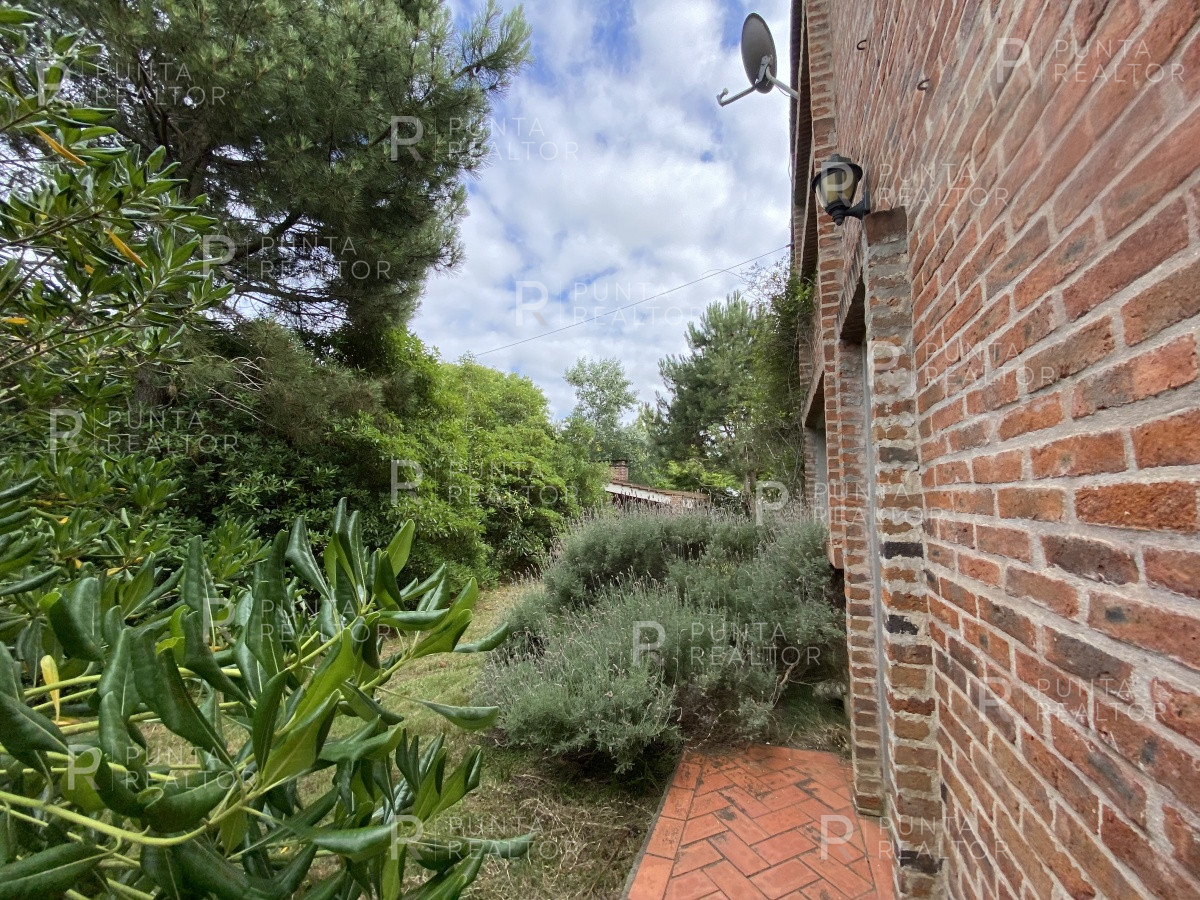 Casa ID.480 - Casa alquiler 6 dormitorios, La Barra, Uruguay