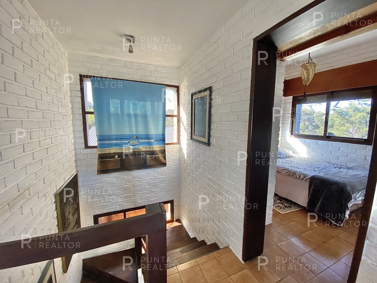 Casa ID.807 - Casa Venta 5 dormitorios, Altos de Punta Piedras, Manantiales, Uruguay