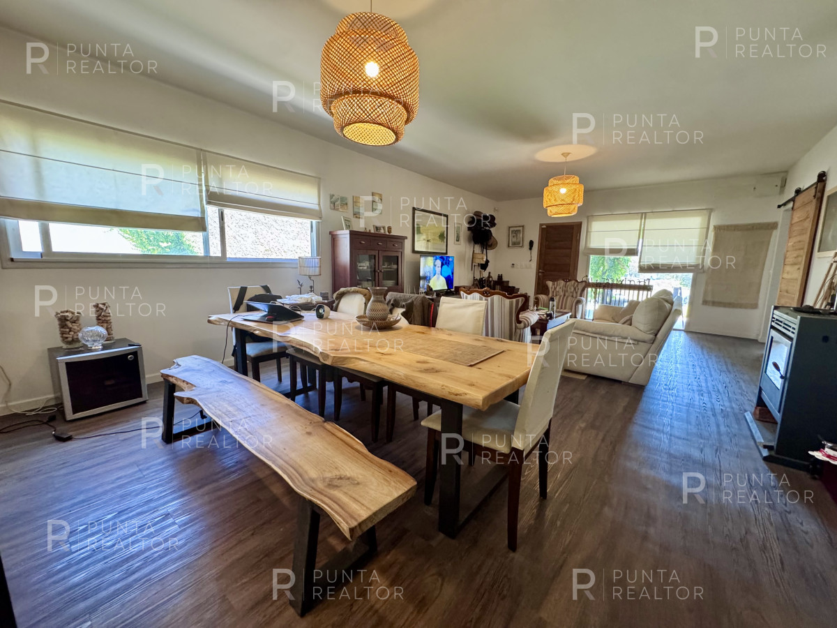 Casa ID.2518 - Alquiler Casa, 2 Dormitorios, La Barra, Punta Del Este, Uruguay  