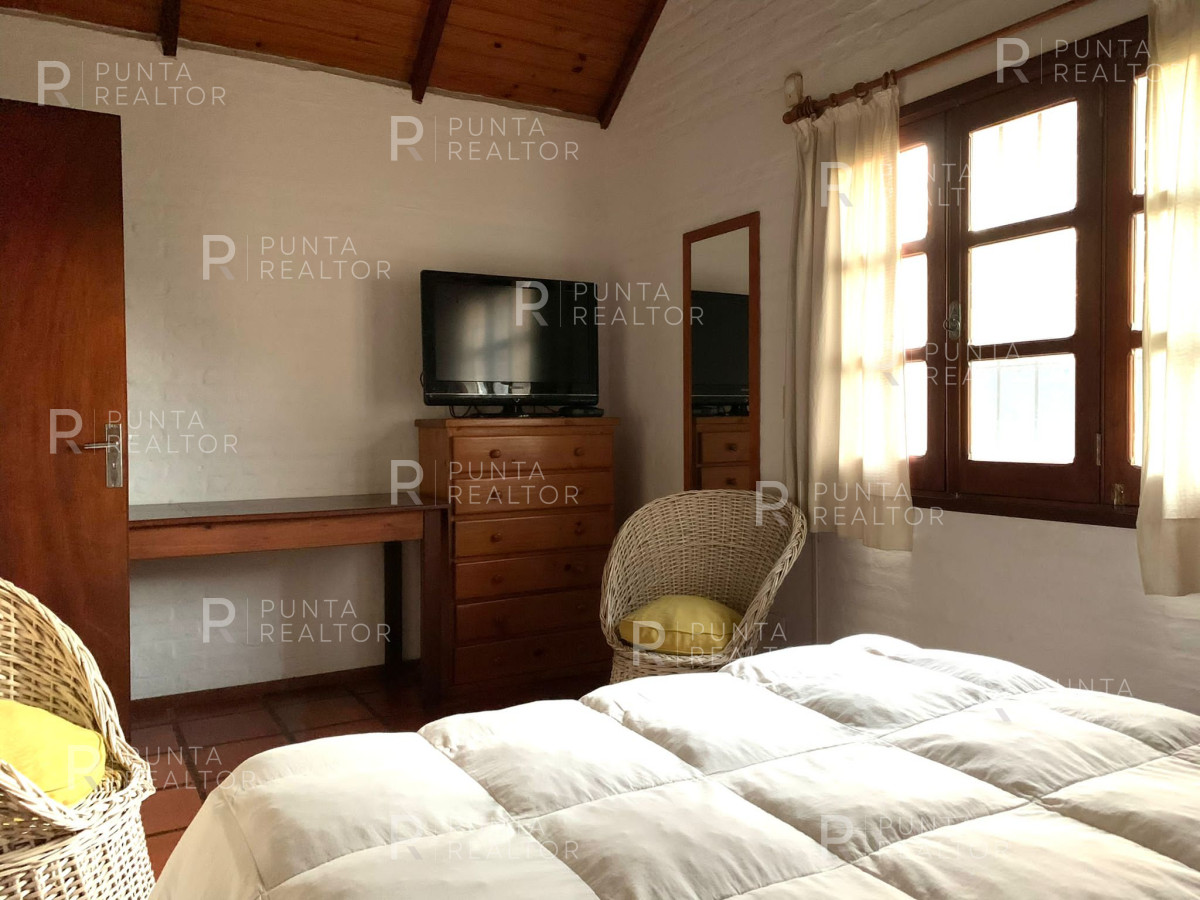 Casa ID.1371 - Alquiler Casa, 4 Dormitorios, El Tesoro, La Barra, Punta del Este