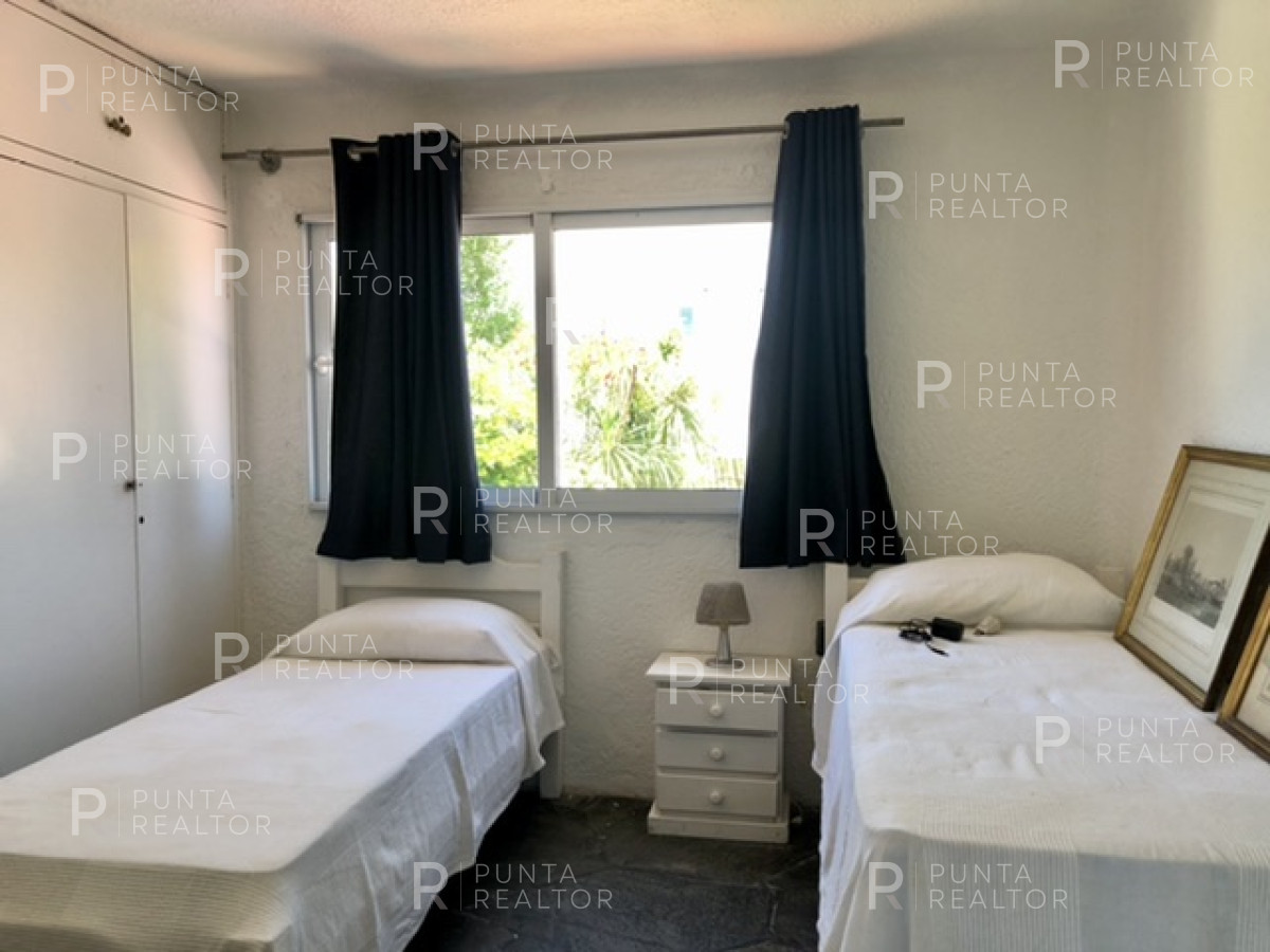 Casa ID.861 - Casa Alquiler, 5 Dormitorios, pileta, La Barra, Uruguay