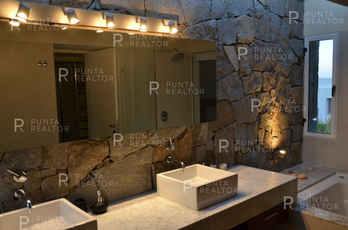 Casa ID.2155 - Casa venta 5 dormitorios, pileta, El Chorro, Manantiales, Uruguay