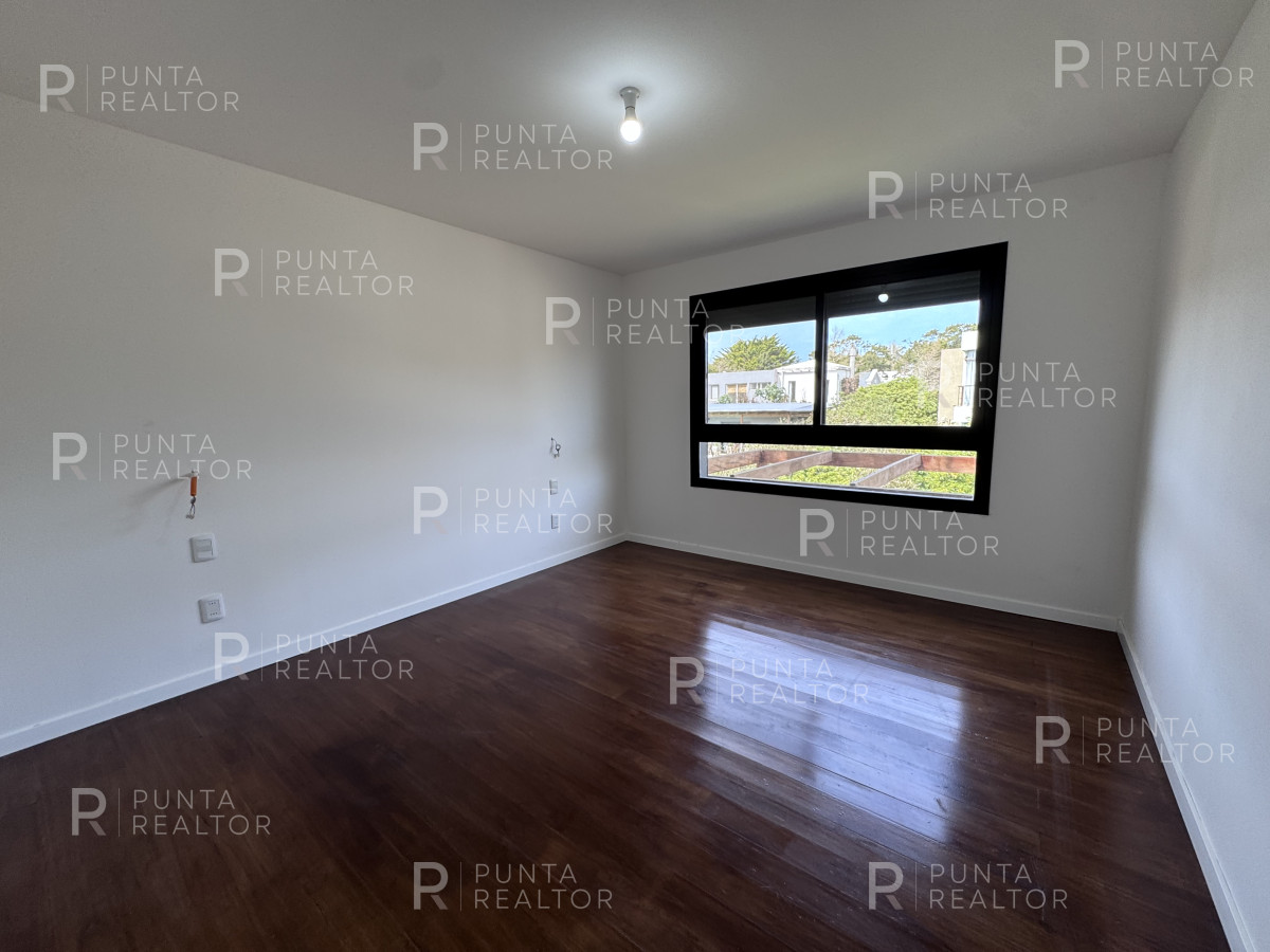 Casa ID.2011 - Casa venta, 3 dormitorios, El Tesoro, La Barra, Uruguay