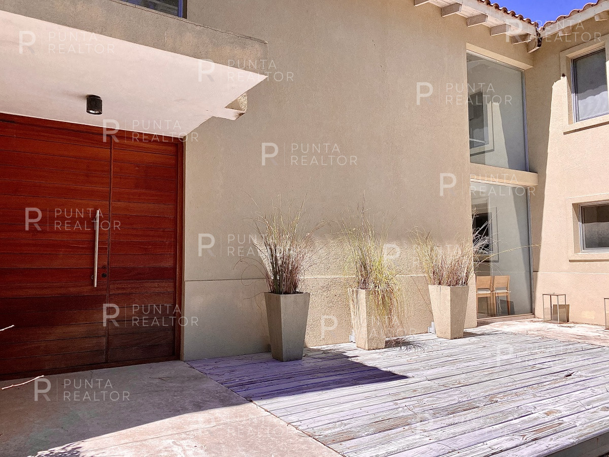 Casa ID.1282 - Venta de casa de cuatro dormitorios en Laguna Blanca, Manantiales, Uruguay