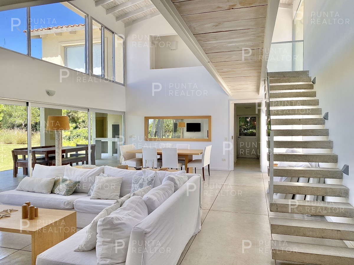 Casa ID.1282 - Venta de casa de cuatro dormitorios en Laguna Blanca, Manantiales, Uruguay