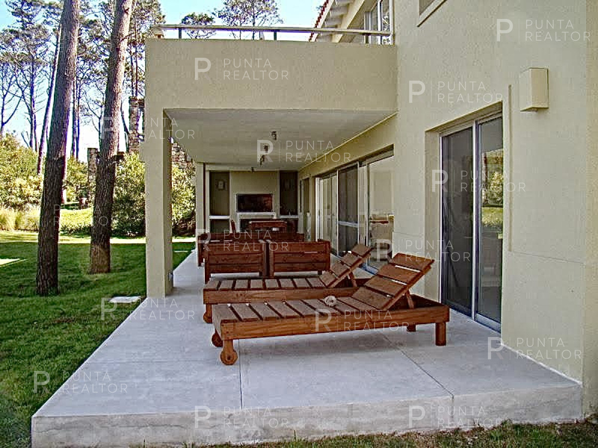 Casa ID.1282 - Venta de casa de cuatro dormitorios en Laguna Blanca, Manantiales, Uruguay