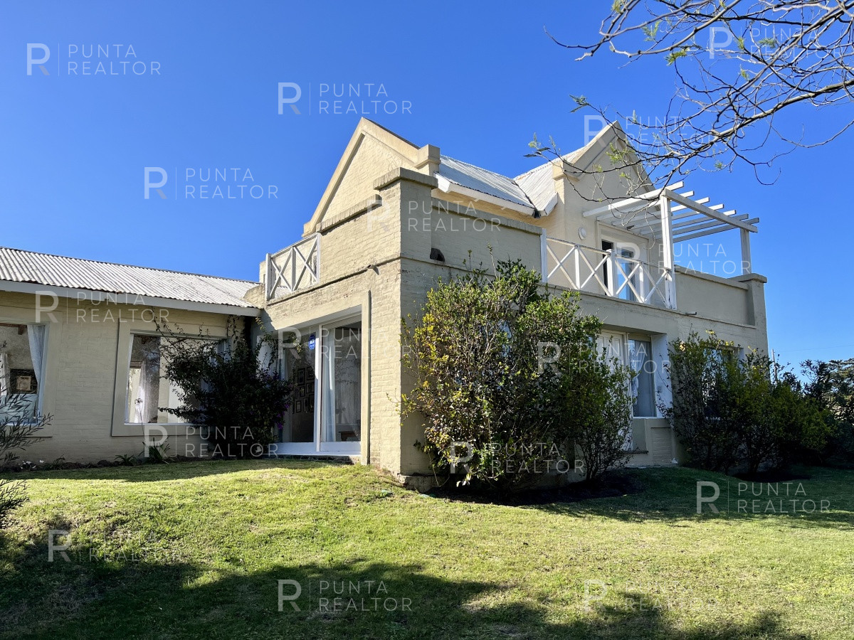 Casa ID.1519 - Amplia casa en venta en La Barra, Uruguay