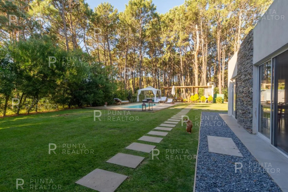 Casa ID.1773 - Venta casa 4 dormitorios La Barra, Uruguay 