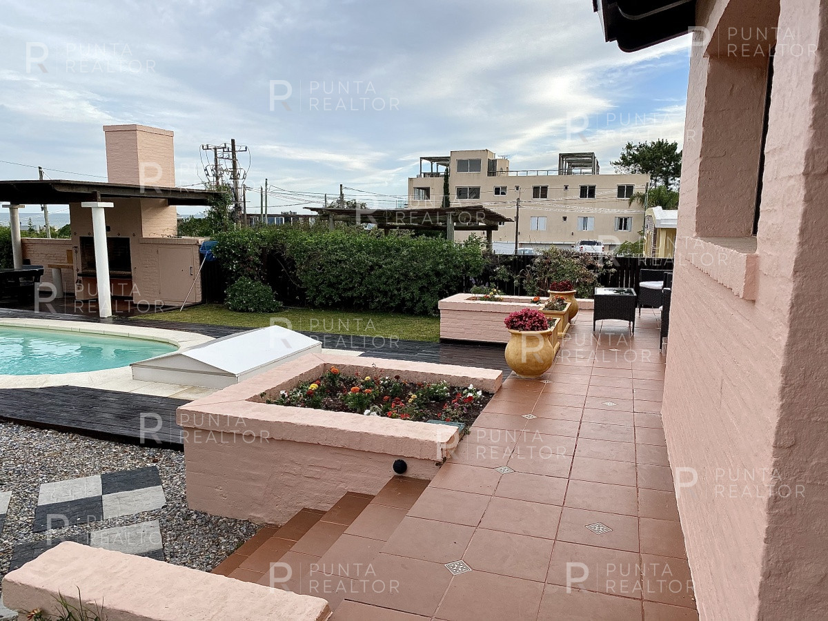 Casa ID.163 - Casa alquiler 4 dormitorios, pileta, Manantiales, Uruguay