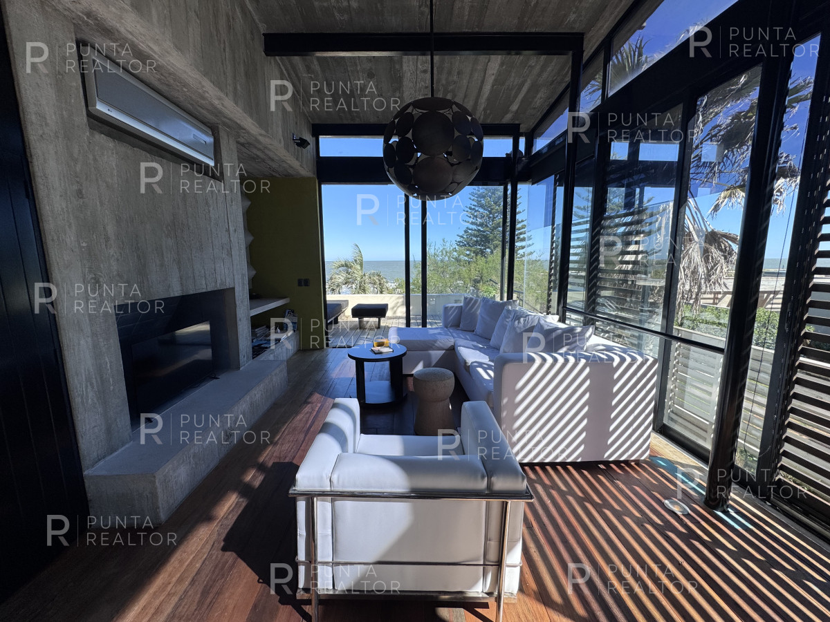Casa ID.1758 - Casa venta 4 dormitorios y servicio, pileta, La Barra, Uruguay