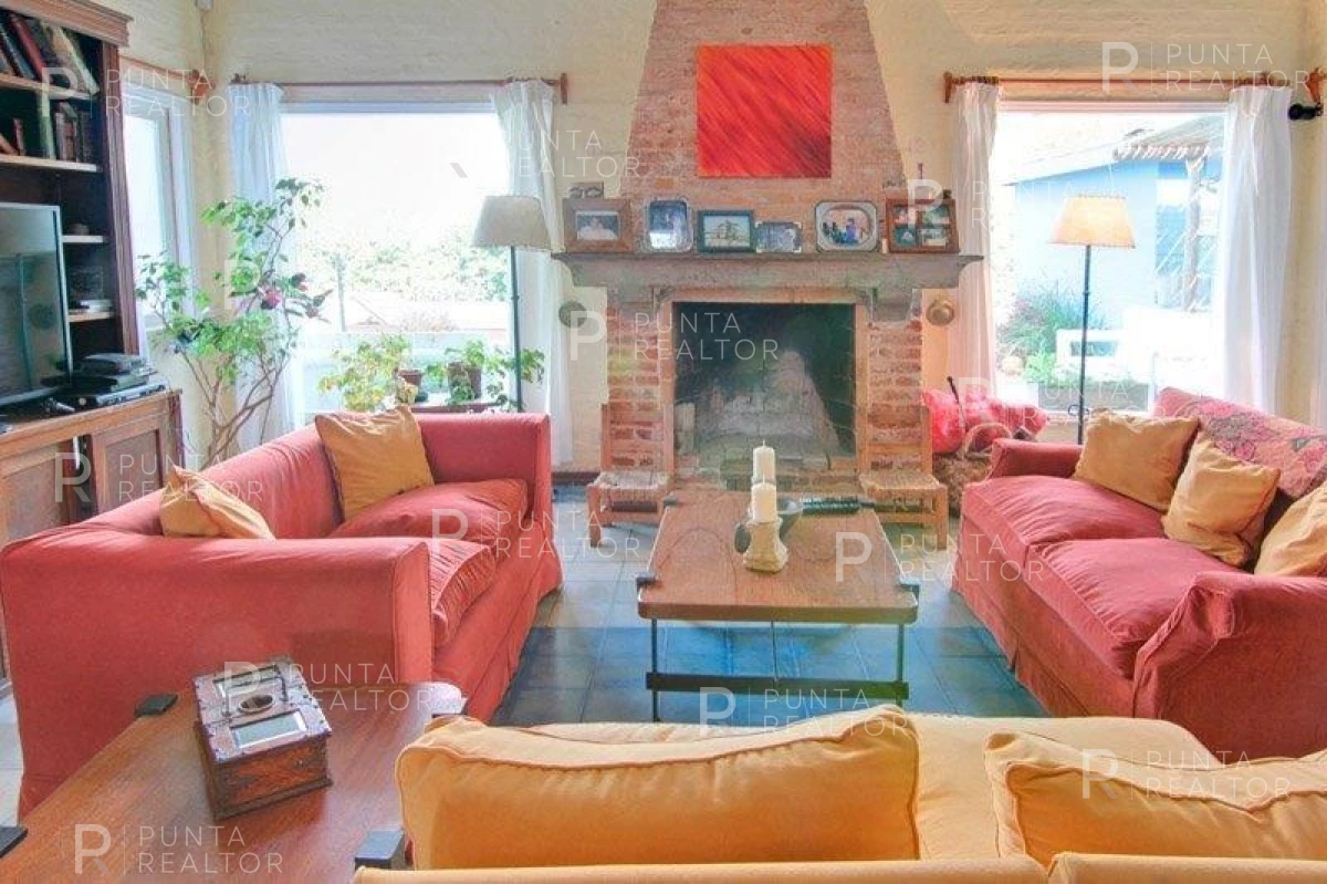 Casa ID.1936 - Venta de casa de tres dormitorios en La Barra, Uruguay
