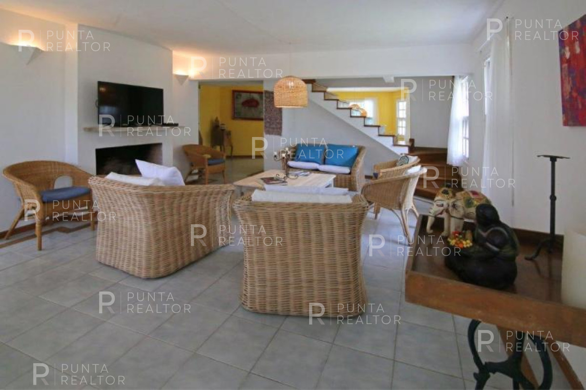 Casa ID.1937 - Venta de hermosa casa en La Barra, Uruguay