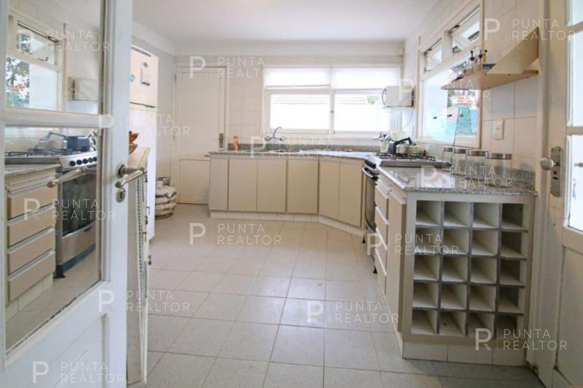 Casa ID.1937 - Venta de hermosa casa en La Barra, Uruguay