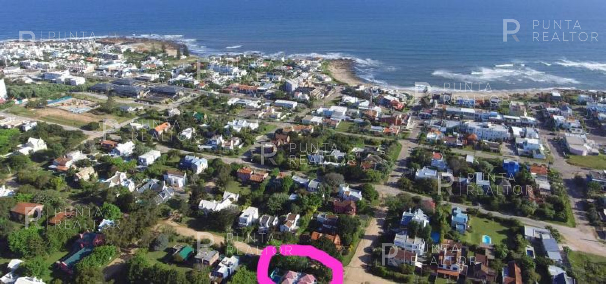 Casa ID.1937 - Venta de hermosa casa en La Barra, Uruguay