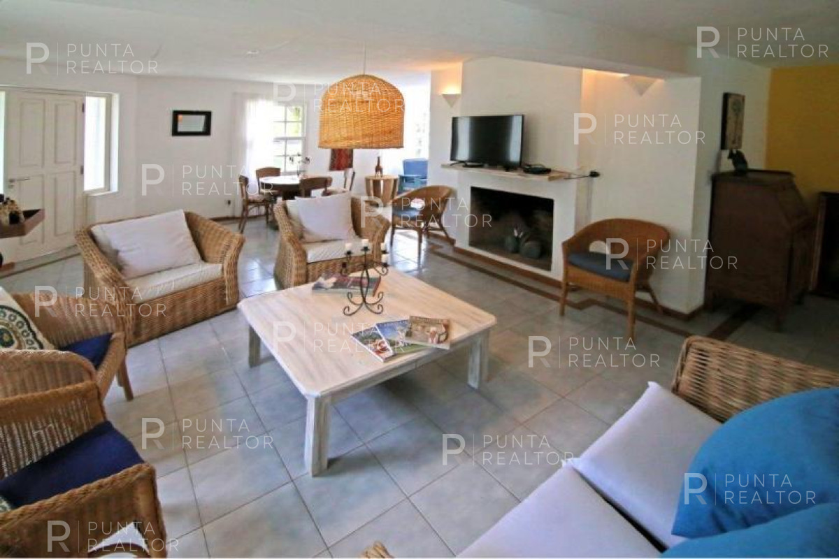 Casa ID.1937 - Venta de hermosa casa en La Barra, Uruguay
