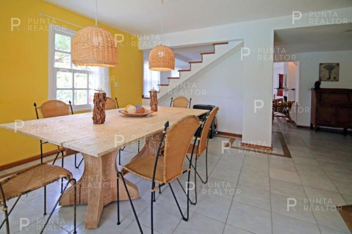 Casa ID.1937 - Venta de hermosa casa en La Barra, Uruguay