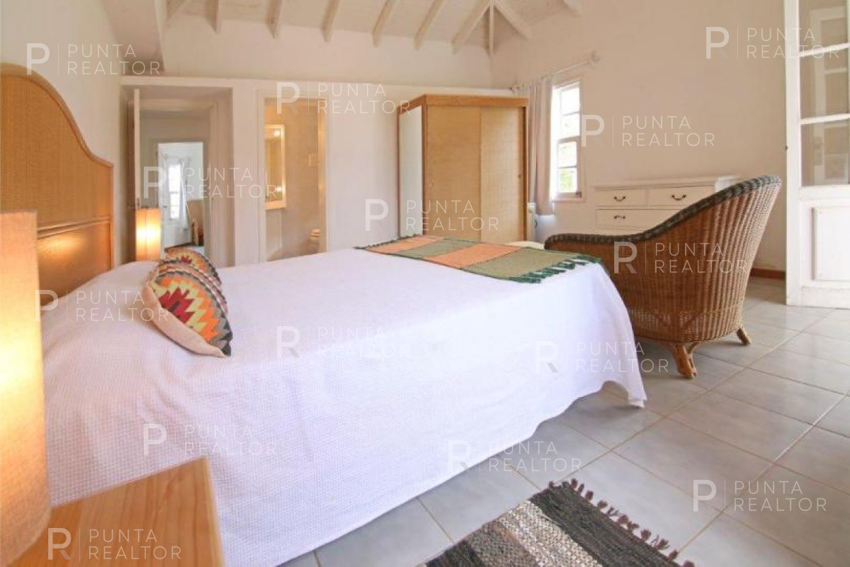 Casa ID.1937 - Venta de hermosa casa en La Barra, Uruguay