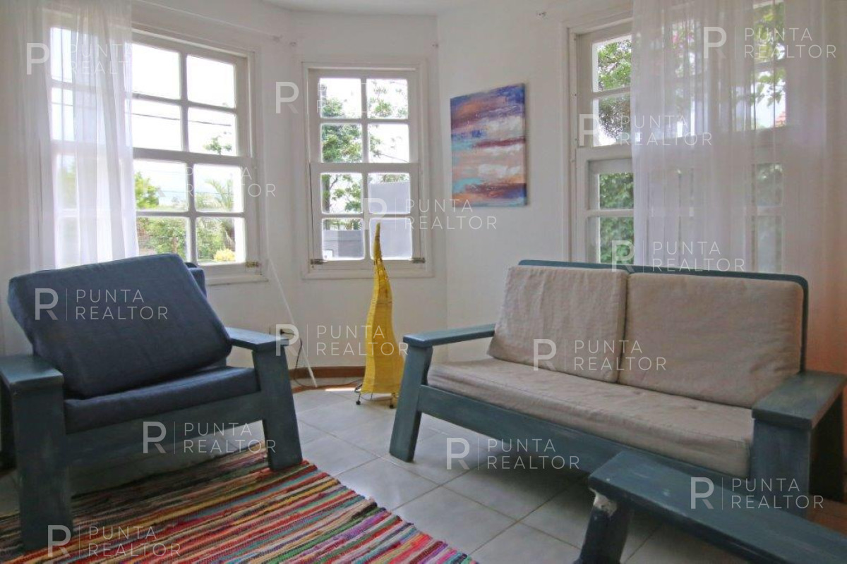 Casa ID.1937 - Venta de hermosa casa en La Barra, Uruguay