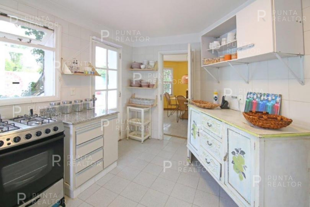 Casa ID.1937 - Venta de hermosa casa en La Barra, Uruguay