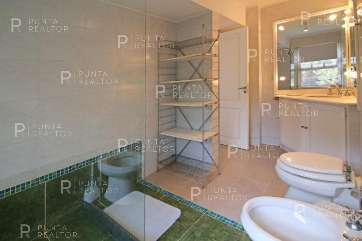 Casa ID.1937 - Venta de hermosa casa en La Barra, Uruguay