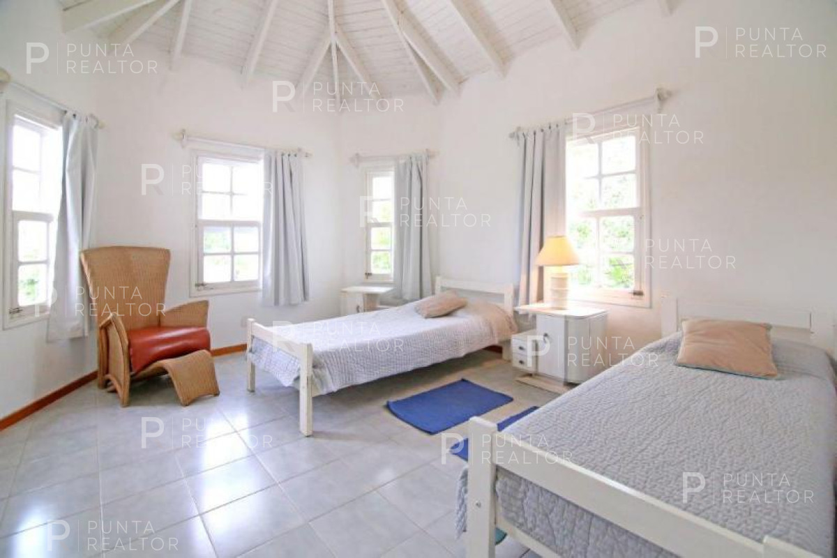 Casa ID.1937 - Venta de hermosa casa en La Barra, Uruguay
