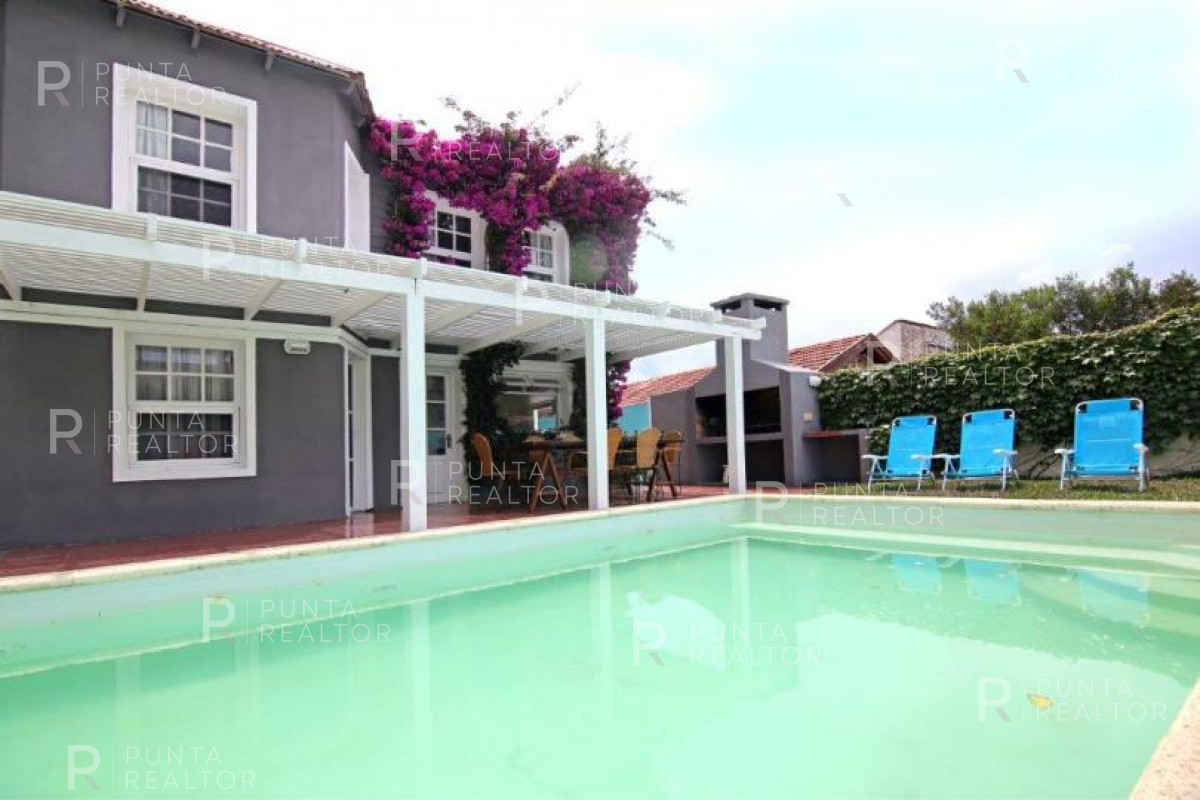 Casa ID.1937 - Venta de hermosa casa en La Barra, Uruguay