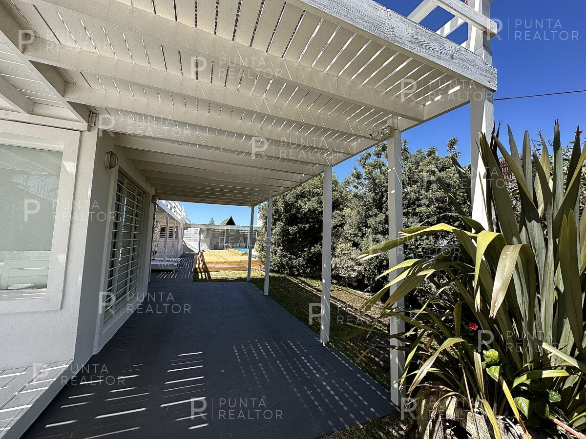 Casa ID.1941 - Casa alquiler 4 dormitorios, pileta, La Barra, Uruguay