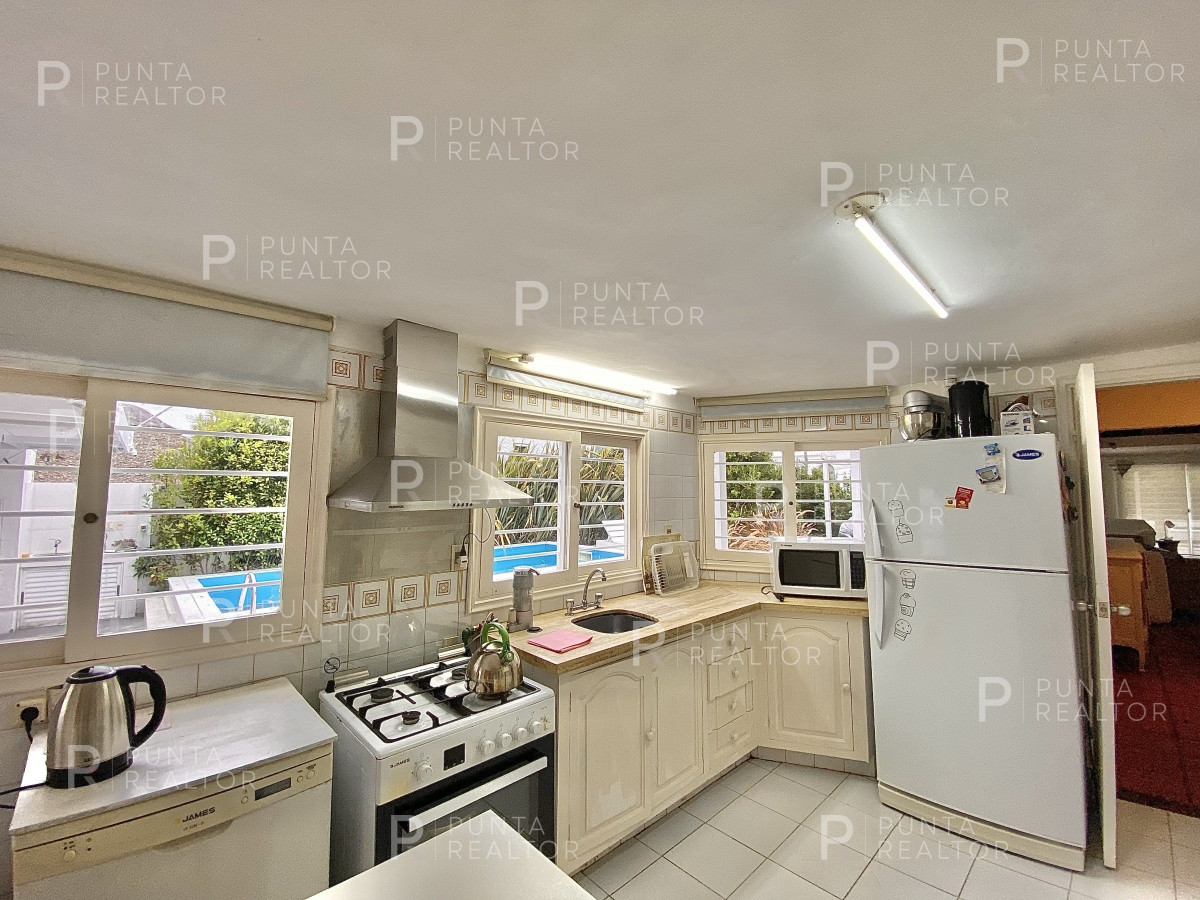 Casa ID.1941 - Casa alquiler 4 dormitorios, pileta, La Barra, Uruguay