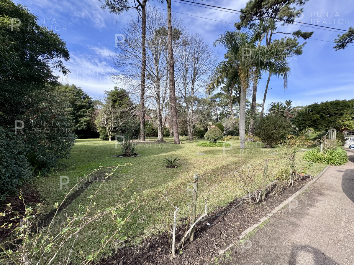 Casa ID.2339 - Casa Venta, 5 dormitorios, Punta del Este, Uruguay