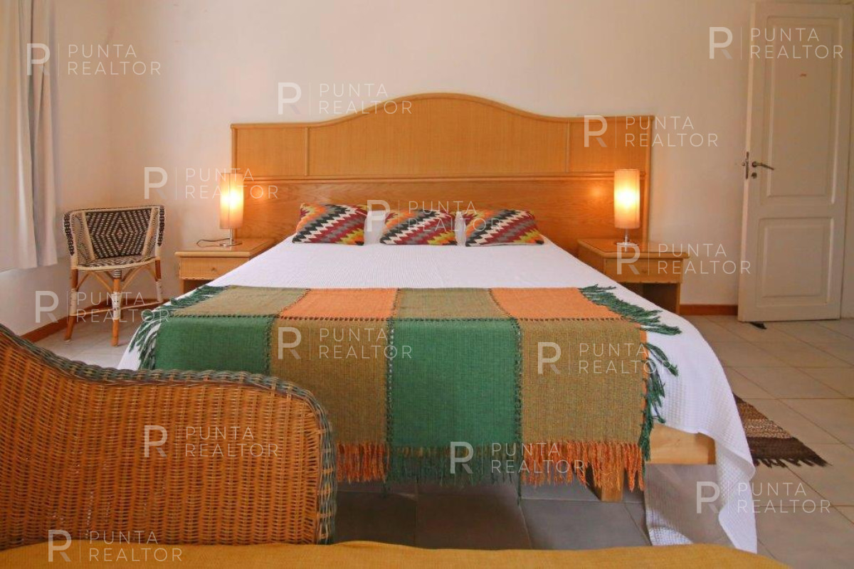 Casa ID.120 - Casa en Alquiler, 5 Dormitorios, La Barra, Uruguay