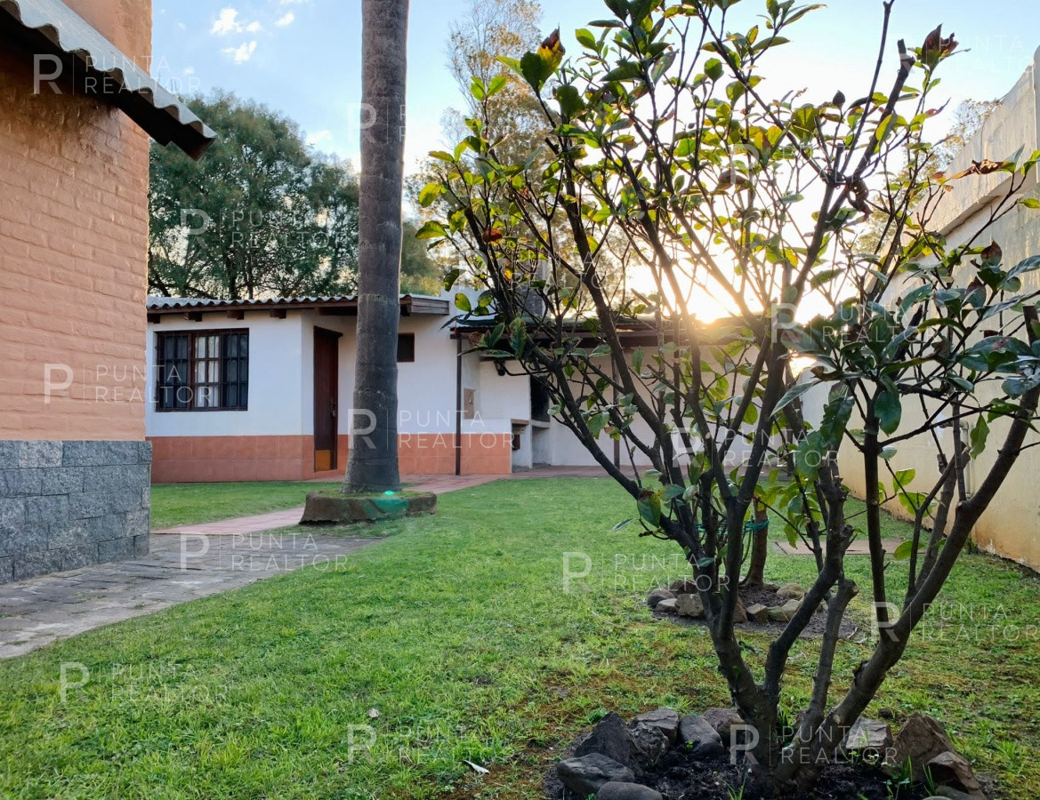 Casa ID.1371 - Alquiler Casa, 4 Dormitorios, El Tesoro, La Barra, Punta del Este