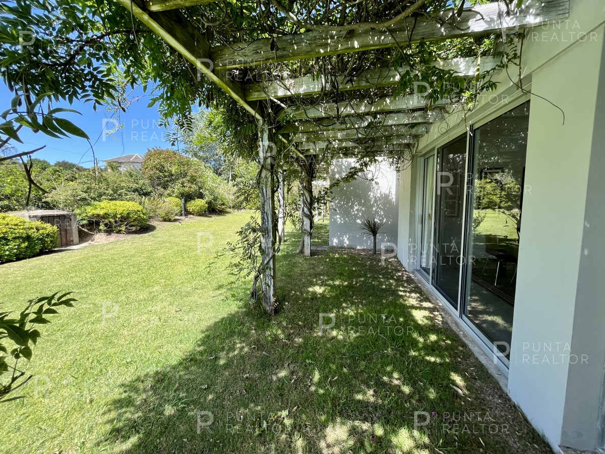 Casa ID.746 - Casa en alquiler 4 dormitorios, Pileta, La Barra, Uruguay 