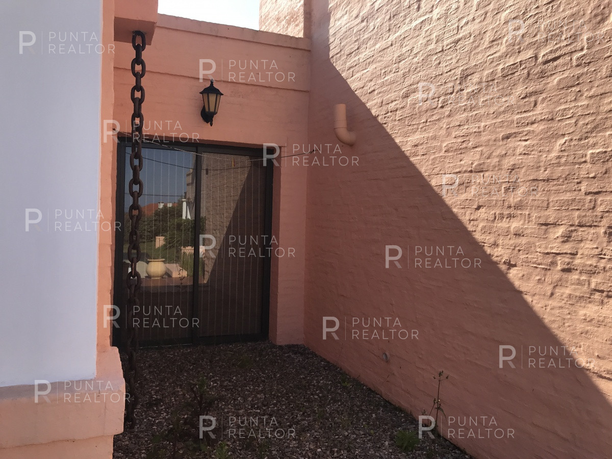 Casa ID.163 - Casa alquiler 4 dormitorios, pileta, Manantiales, Uruguay