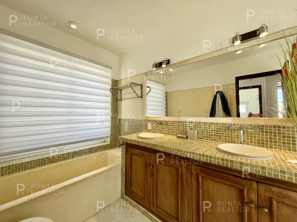 Casa ID.2153 - Casa alquiler 4 dormitorios, La Barra, Uruguay