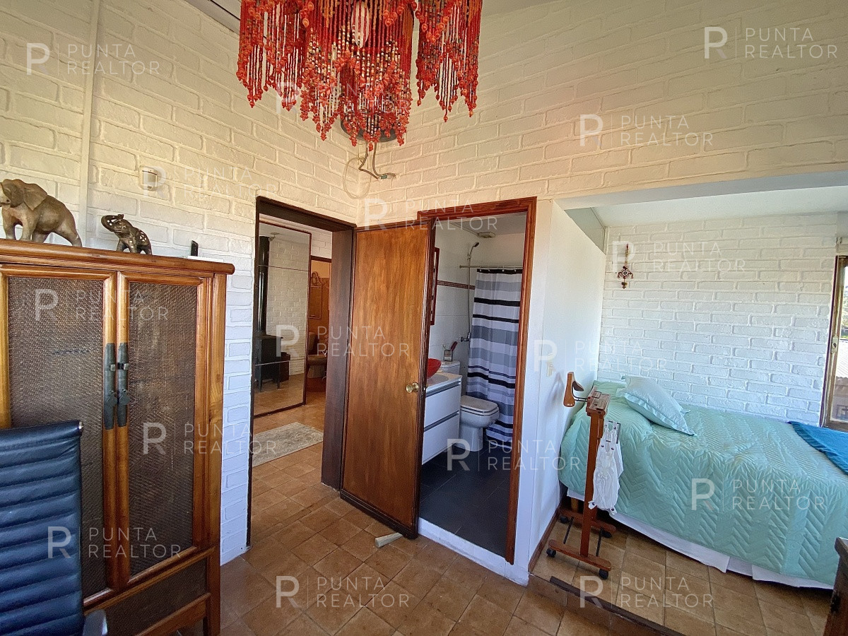 Casa ID.807 - Casa Venta 5 dormitorios, Altos de Punta Piedras, Manantiales, Uruguay