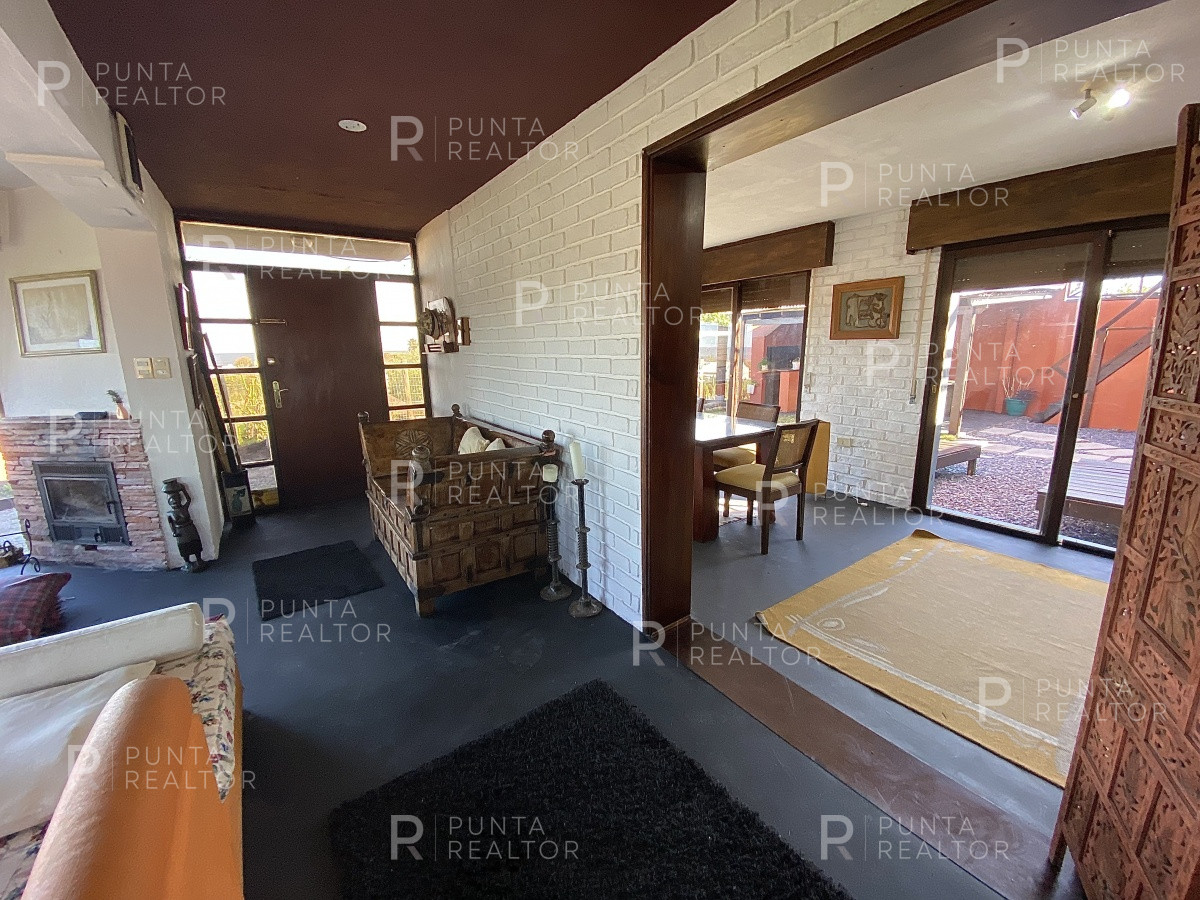 Casa ID.807 - Casa Venta 5 dormitorios, Altos de Punta Piedras, Manantiales, Uruguay