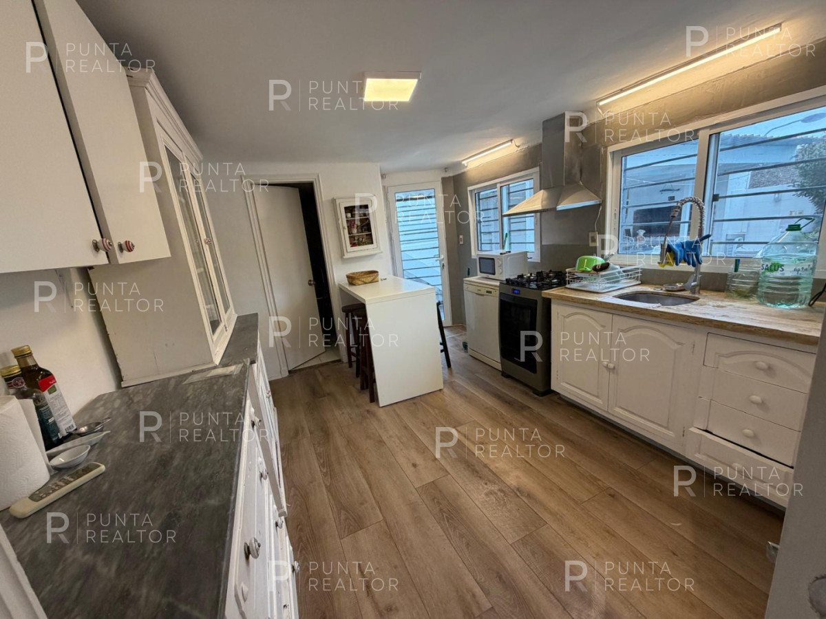 Casa ID.1367 - Casa alquiler, 4 dormitorios, pileta, La Barra, Uruguay,