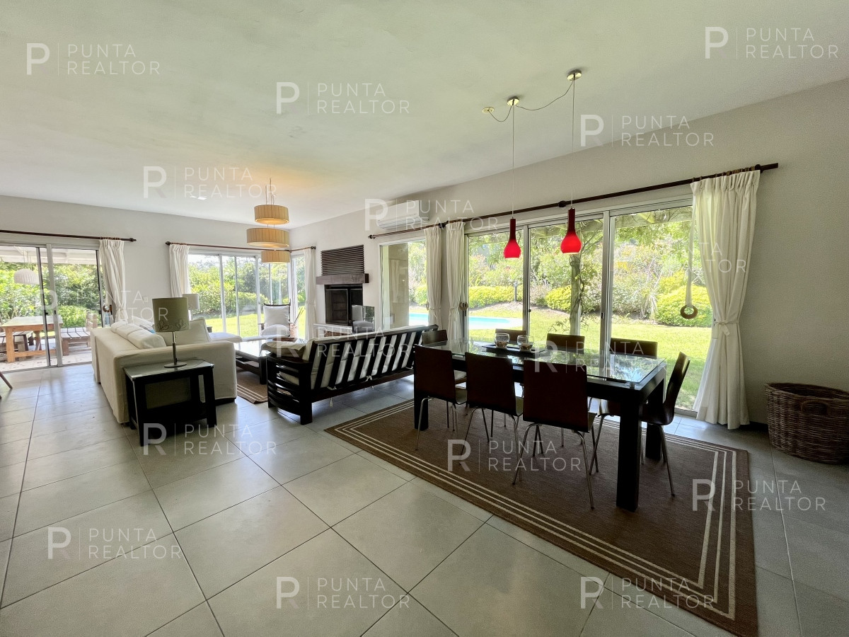 Casa ID.746 - Casa en alquiler 4 dormitorios, Pileta, La Barra, Uruguay 