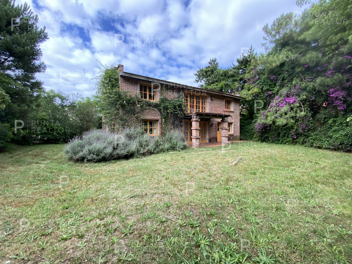 Casa ID.887 - Casa alquiler 6 dormitorios La Barra, Punta del Este, Uruguay