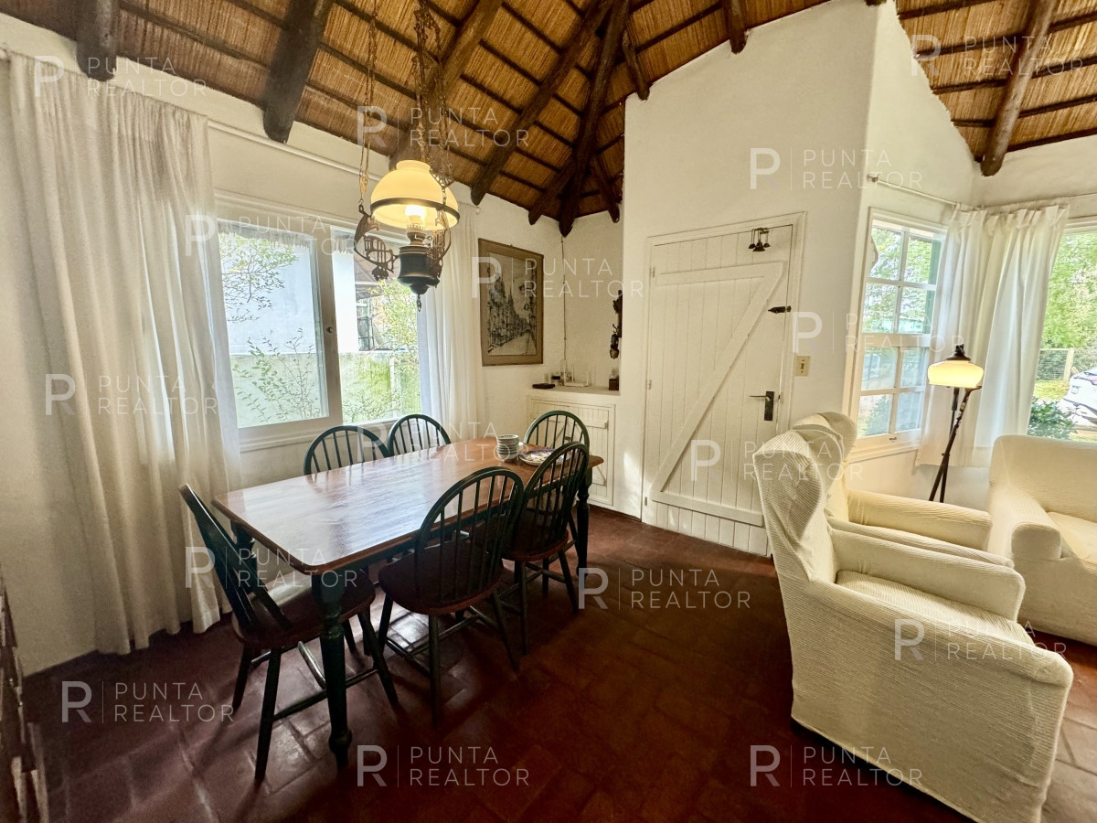 Casa ID.1935 - Casa en venta de 3 dormitorios en El Tesoro, La Barra, Uruguay