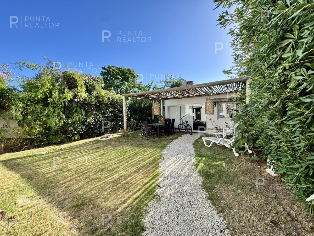 Casa ID.138 - Casa Venta 4 dormitorios, El Tesoro, La Barra, Uruguay