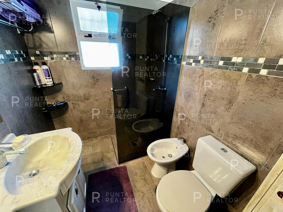 Casa ID.2454 - Casa Alquiler, 3 Dormitorios, Pileta climatizada, Playa Mansa, Punta del Este, Uruguay