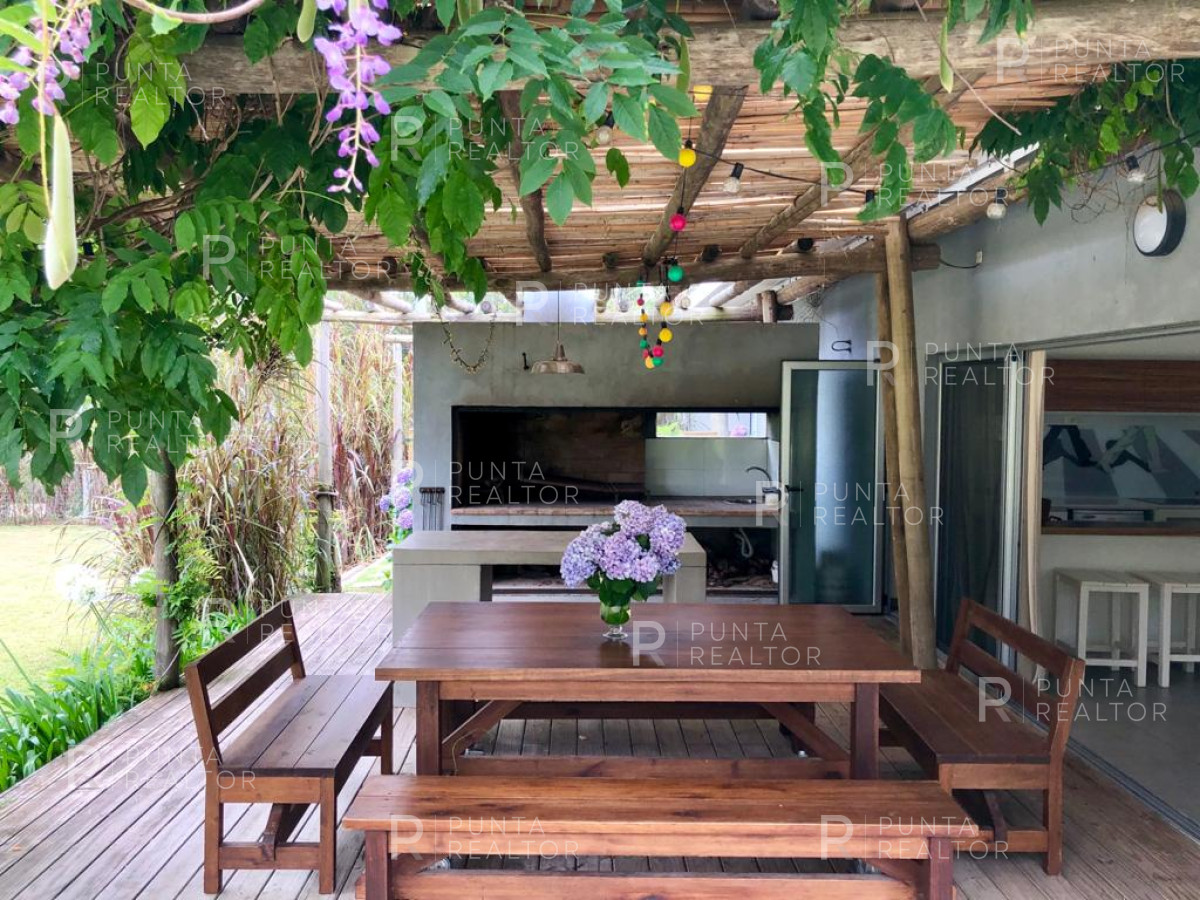 Casa ID.535 - Casa Venta, 3 dormitorios, 2 baños, El Tesoro, La Barra
