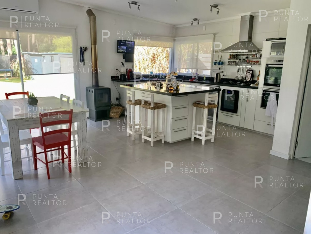 Casa ID.1773 - Venta casa 4 dormitorios La Barra, Uruguay 